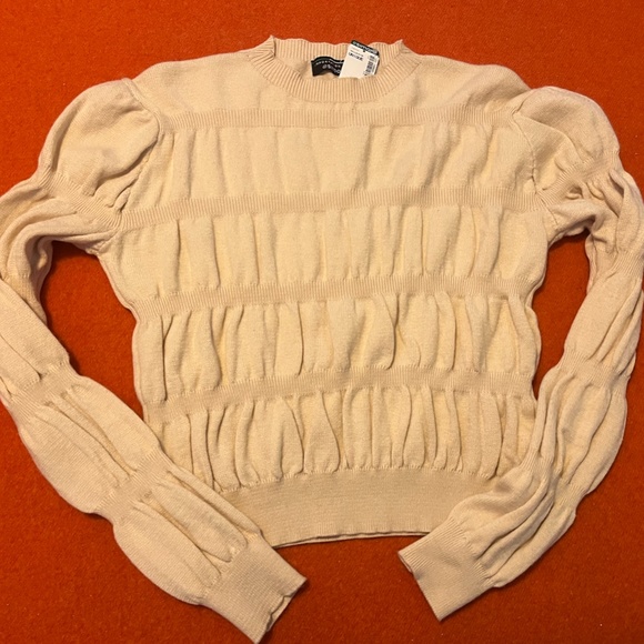 Cream ecru ruched knit long sleeve sweater made in Italy NWT - Picture 3 of 8